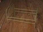 Cama metal vintage pequeña  | 10020 | Atrezzo infantil diferente para tus sesiones