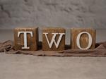 Dados ONE y TWO | 13858 | Atrezzo infantil diferente para tus sesiones