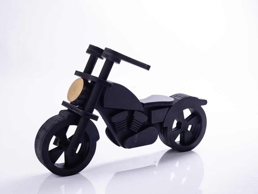 Moto custom negra | 14356 | Atrezzo diferente para tus sesiones