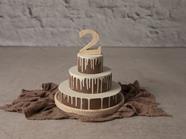 Tarta madera 3 pisos con sirope + plato + numeros 1 y 2  | 13842 | Atrezzo diferente para tus sesiones