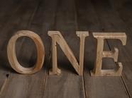 Letras ONE | 13826 | Atrezzo infantil diferente para tus sesiones