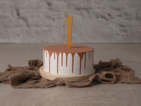 Tarta Mediana +plato + numero 1 y 2  | 13843 | Atrezzo diferente para tus sesiones