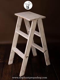 Escalera vintage  | 8401 | Atrezzo infantil diferente para tus sesiones